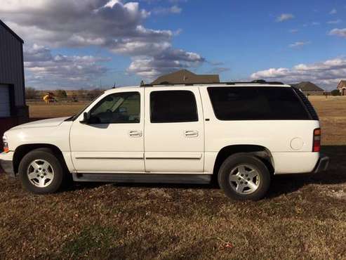 2005 SUBURBAN - cars & trucks - by owner - vehicle automotive sale for sale in Skiatook, OK