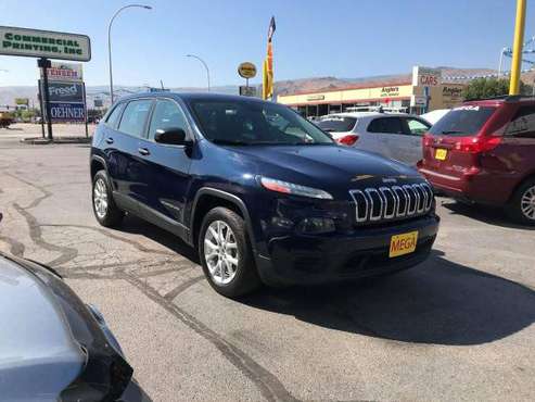 2014 Jeep Cherokee Sport 4dr SUV -ALL CREDIT WELCOME!! - cars &... for sale in Wenatchee, WA