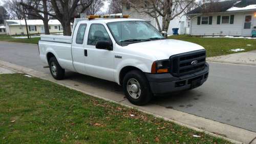 2006 FORD F250 SUPER DUTY EXT CAB W/LIFT GATE - cars & trucks - by... for sale in Berlin Heights, OH