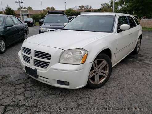 2006 *Dodge* *Magnum* *4dr Wagon RWD* White - cars & trucks - by... for sale in Woodbridge, District Of Columbia
