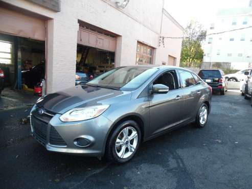2013 Ford Focus SE - cars & trucks - by dealer - vehicle automotive... for sale in New Britain, CT