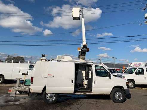 2012 Ford E-350 VERSALIFT 34 FOOT BUCKET VAN SEVERAL I - cars & for sale in Massapequa, MA