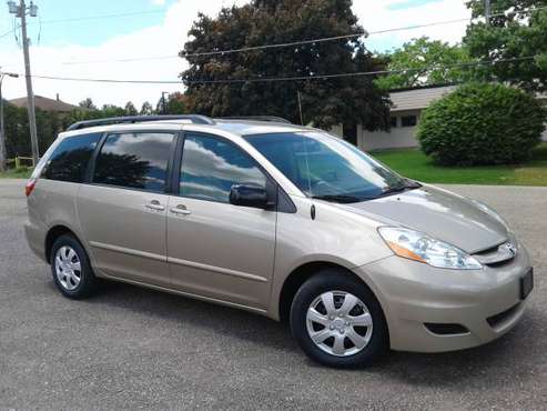 2010 TOYOTA SIENNA LE - cars & trucks - by dealer - vehicle... for sale in Massillon, OH
