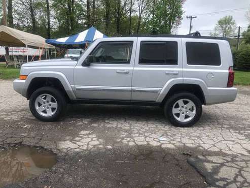 2010 Jeep Commander Sport 4X4 7 PASSANGER - - by for sale in Danbury, NY