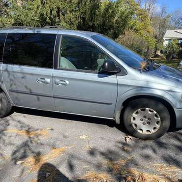 2004 chrysler town & country - cars & trucks - by owner - vehicle... for sale in Philadelphia, PA