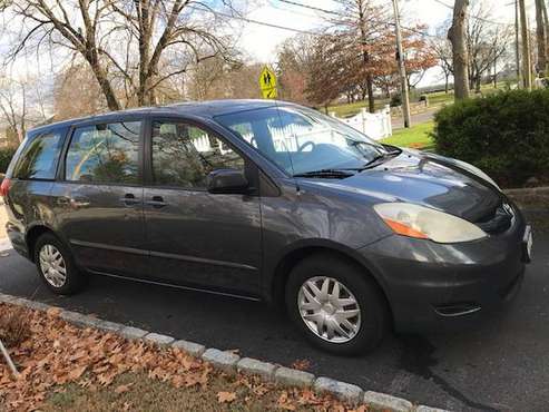 Toyota Sienna 2006 minivan - cars & trucks - by owner - vehicle... for sale in Rye, NY