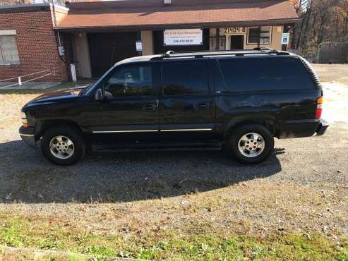 02 Chevy Suburban 4WD 3rd row - cars & trucks - by dealer - vehicle... for sale in Washington, District Of Columbia