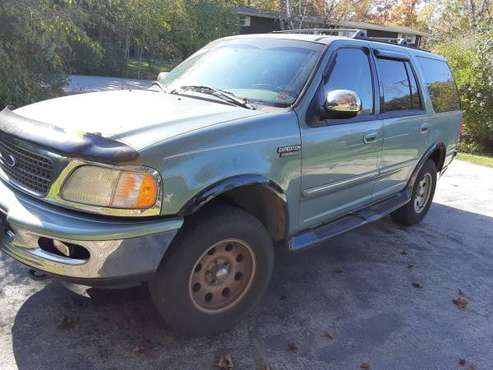 1998 Ford Expedition XLT **Needs Starter/Haul Away** for sale in Delafield, WI