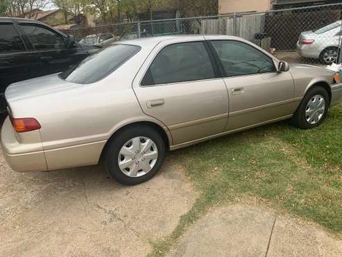 😃😃01 Toyota Camry..131k miles...clean title - cars & trucks - by... for sale in Mesquite, TX