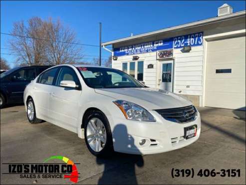 2012 Nissan Altima 4dr Sdn V6 CVT 3.5 SR - cars & trucks - by dealer... for sale in Waterloo, IA