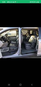 2009 VW Routan Van (Clean low mileage) for sale in Burr Ridge, IL