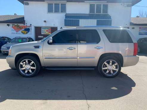 ★★★ 2008 Cadillac Escalade AWD / 3rd Row / Captain's Chairs! ★★★ -... for sale in Grand Forks, MN