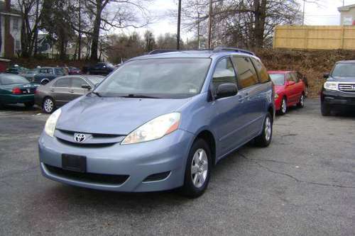 2006 Toyota Sienna LE 7 Passenger, One Owner, Clean Carfax - cars & for sale in Lynchburg, VA
