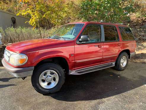 1997 Ford Explorer ONLY $2,975 - cars & trucks - by owner - vehicle... for sale in Norwalk, NY