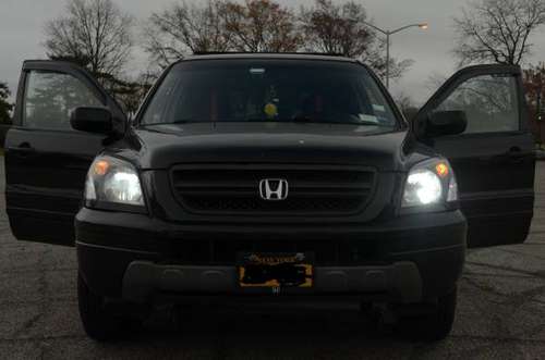 Honda Pilot 2004 Black EX 4WD 3.5 L - cars & trucks - by owner -... for sale in elmhurst, NY