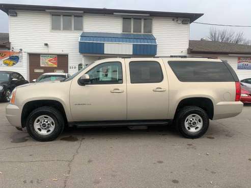 ★★★ 2012 GMC Yukon XL 2500 / 4x4 / 6.0L V8! ★★★ - cars & trucks - by... for sale in Grand Forks, ND