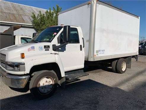 2003 Chevrolet C5500 14 FOOT BOX TRUCK/LIFTGATE - cars & trucks - by... for sale in Massapequa Park, NY
