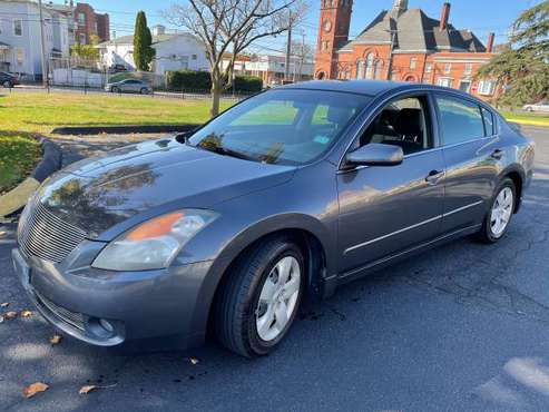 2008 Nissan Altima auto 4 cyl, only 72k miles, leather,new tires,... for sale in Bridgeport, NY