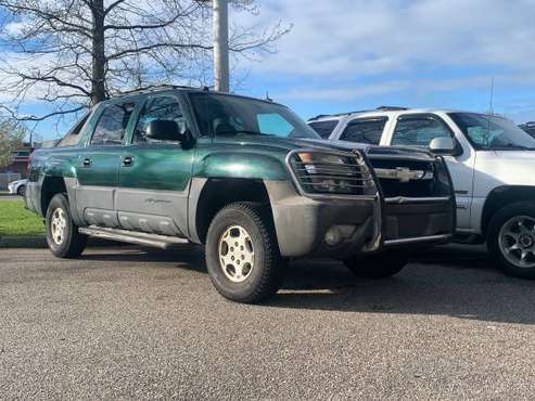 2004 Chevy Avalanche 4x4 for sale in Hauppauge, NY