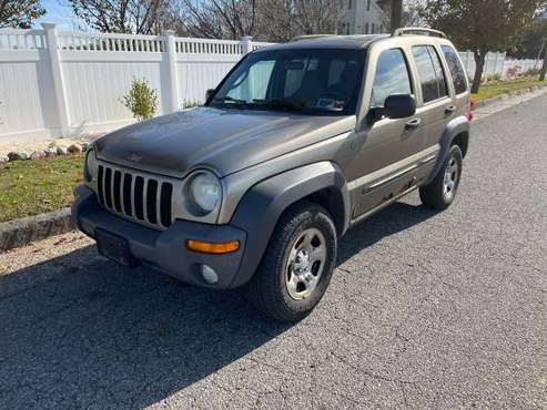 2004 JEEP LIBERTY SPORT UTILITY 4X4! ACCIDENT-FREE, VERY... for sale in Beverly, NJ