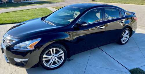 Nissan Altima 3.5SL - cars & trucks - by owner - vehicle automotive... for sale in Shawnee, MO