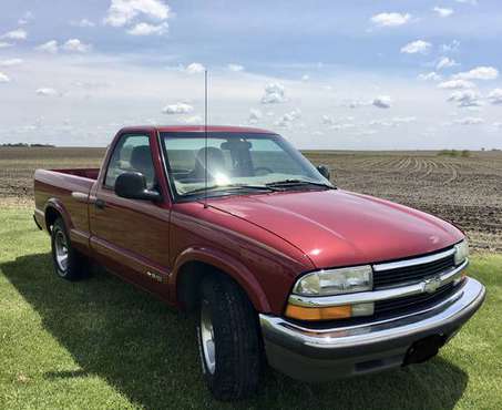 1998 Chevy S10 TruckWell Care For! for sale in Arrowsmith, IL