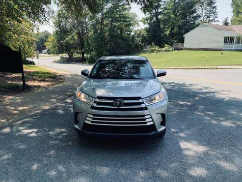 2019 toyota highlander, LE, Financing available - cars & trucks - by... for sale in Charlottesville, VA