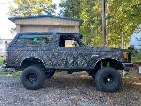 1990 ford bronco xlt 4x4 - cars & trucks - by owner - vehicle... for sale in Lexington, NC