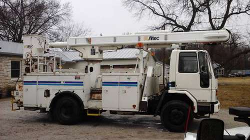Altec Bucket Truck - cars & trucks - by owner - vehicle automotive... for sale in Manhattan, KS