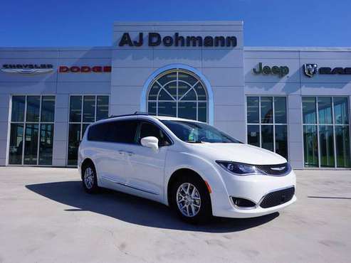 2020 Chrysler Pacifica Touring L FWD - cars & trucks - by dealer -... for sale in Plaquemine, LA