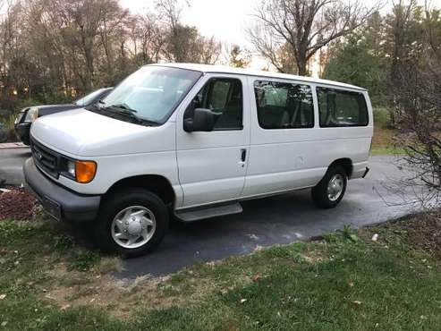 2007 Ford passenger van for sale in North Vernon, IN