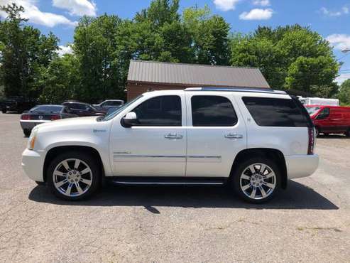 GMC Yukon Denali 4wd SUV Sunroof NAV Leather Clean Loaded Used Chevy for sale in Greenville, SC