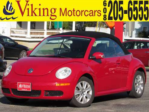 ***2010 VOLKSWAGEN NEW BEETLE 2.5L COVERTIBLE**HEATED LEATHER**28 MPG* for sale in Stoughton, WI