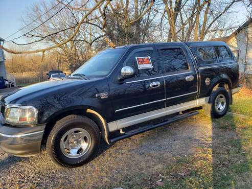 2003 Ford F150 XLT short bed w cap- CLEAN! - cars & trucks - by... for sale in Crown Point, IL