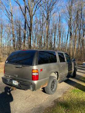 01 Chevy Suburban - cars & trucks - by owner - vehicle automotive sale for sale in Bloomington, IN