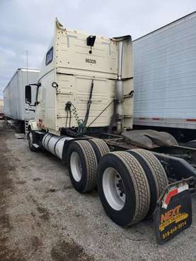 2006 Volvo Vnl for sale in Chicago heights, IL