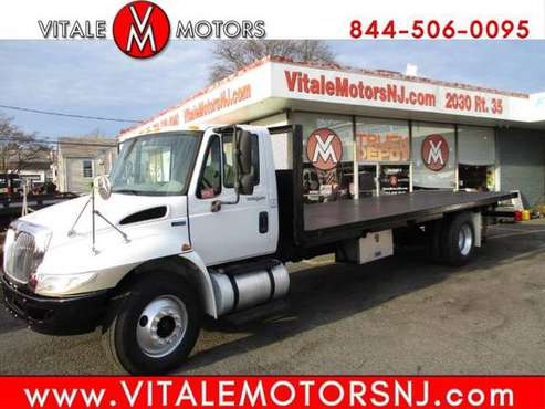 2012 International 4300 24 FOOT FLAT BED ** NON-CDL, NO AIR BRAKES... for sale in south amboy, VT