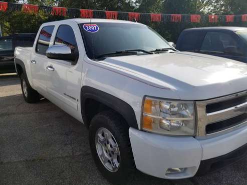 2007 chevy Silverado 4x4 crew cab - cars & trucks - by dealer -... for sale in Parkersburg , WV