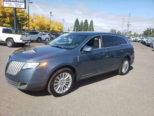 2010 Lincoln MKT Sport Utility 4D Beautiful! Financing! for sale in Eugene, OR