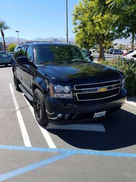 2014 Suburban - cars & trucks - by owner - vehicle automotive sale for sale in Rancho Mirage, CA