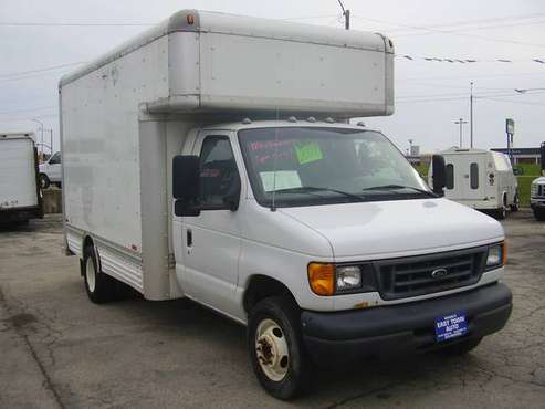 2006 FORD E450 12 CUBE VAN - - by dealer - vehicle for sale in Green Bay, WI