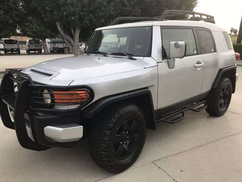 2007 Toyota Fj cruiser 4X4 - cars & trucks - by owner - vehicle... for sale in Pasadena, CA