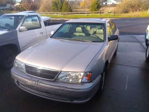 Cheap car Toyota Avalon - cars & trucks - by owner - vehicle... for sale in Springfield, OR