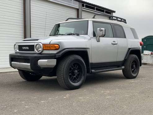 2007 Toyota Fj Cruiser - cars & trucks - by dealer - vehicle... for sale in Vancouver, OR