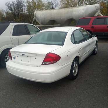 FORD TAURUS. Nice little car! - cars & trucks - by dealer - vehicle... for sale in Massillon, OH