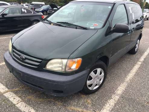 2001 TOYOTA SIENNA LOW MILES for sale in Yaphank, NY