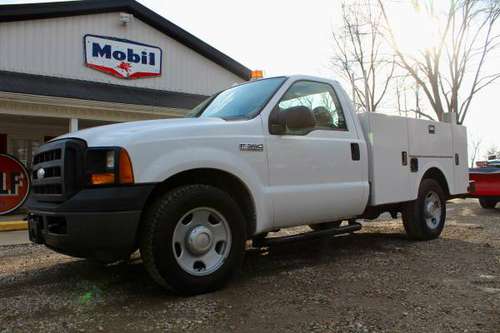 2006 FORD F-350 SD UTILITY 1-OWNER LOW MILES SRW SMALL CRANE - cars for sale in Flint, MI