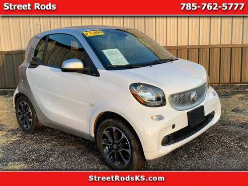 2016 smart Fortwo passion coupe - cars & trucks - by dealer -... for sale in Junction City, KS