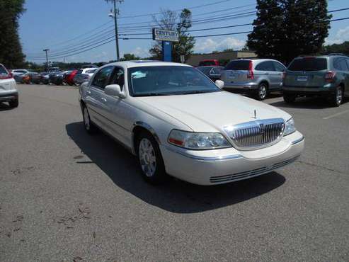 2005 Lincoln Town Car Limited for sale in East Windsor, MA