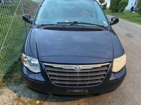 20007 CHRYSLER TOWN & COUNTRY - - by dealer - vehicle for sale in Richmond , VA
